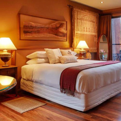 A hotel bedroom