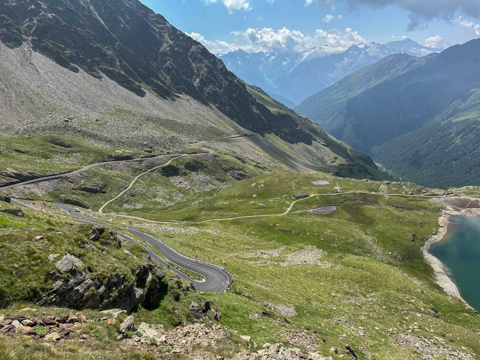 The roads of Passo Gavia