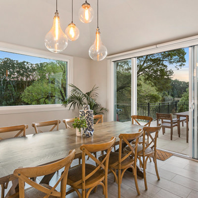a dinning room at accommodation in Daylesford