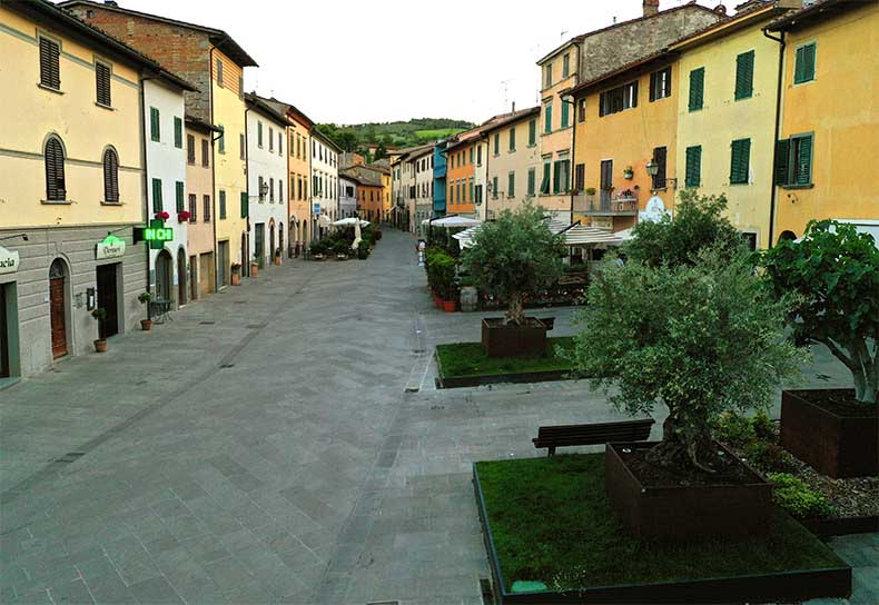 The piazza of Gaiole in Chianti