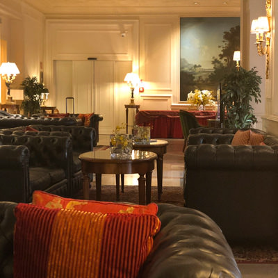 A sitting room in a hotel in Turin