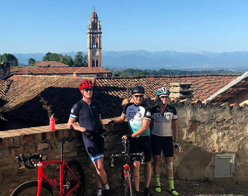 three cyclists in Monforte d alba