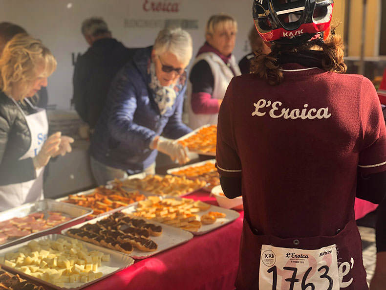 A rider at the food station during L'Eroica