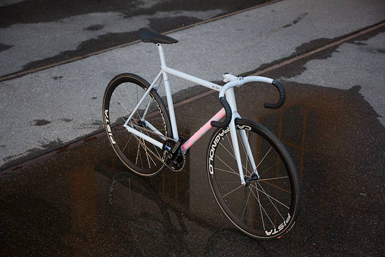 a stelbel pista bicycle