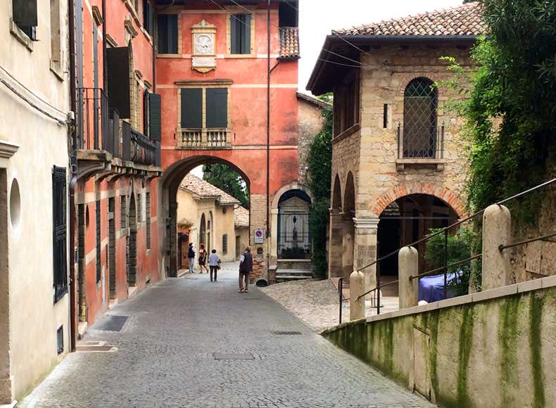 A streetscape in Asolo