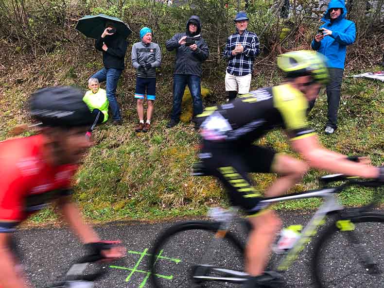 Spectators watching the race on Mortirolo