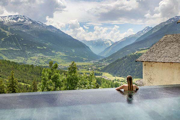 A thermal bath in the Italian Alps